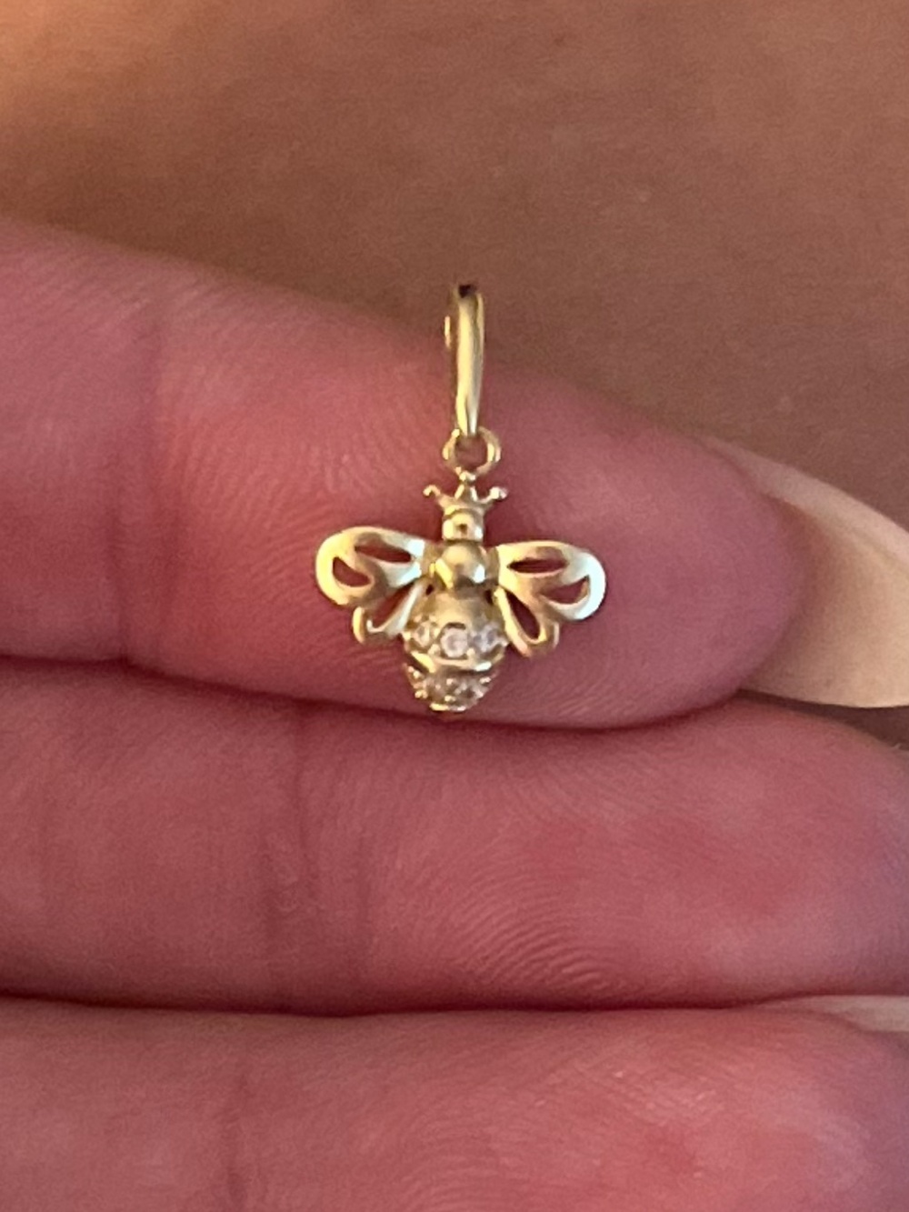 14K yellow gold queen bee charm